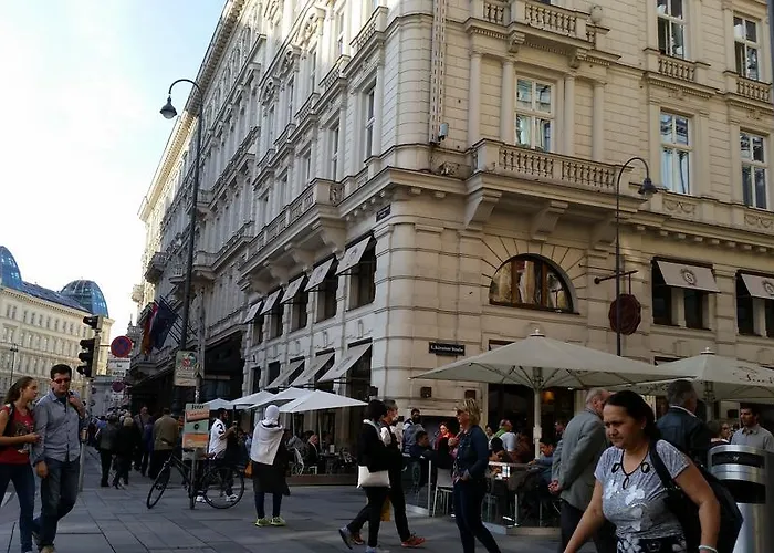 Goldfisch Apartment Vienna Opera House